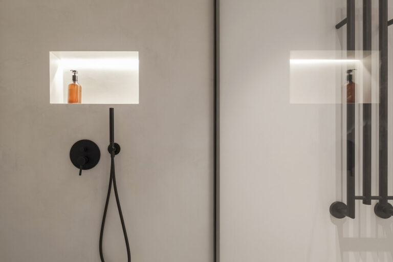 Microcement bathroom cost — UK 2026 budgets, from en-suite to wet room